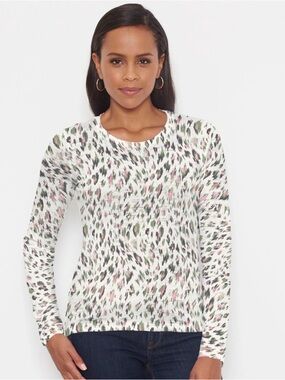 NWOT- Leopard Bouquet (8019) ~ Signature Long Sleeve Crew Shirt